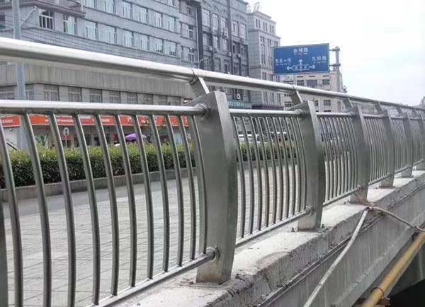 不銹鋼護(hù)欄